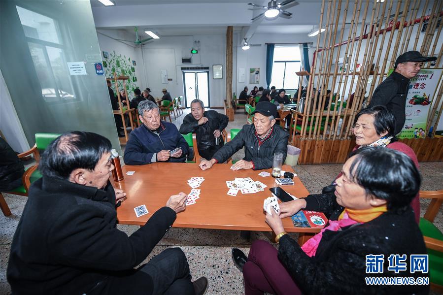 (慶祝改革開放40周年基層行·鄉(xiāng)鎮(zhèn)篇·圖文互動)(9)烏鎮(zhèn)40年:根里的靜與脈中的動