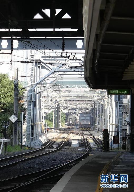 （圖文互動）（5）四十年、一扇窗&mdash;&mdash;兩地值守者眼中的羅湖橋