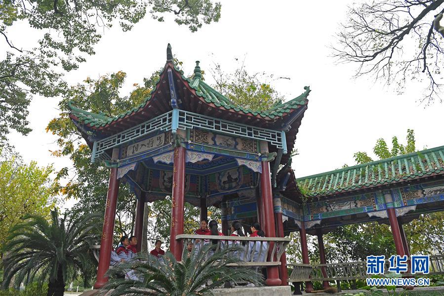 (慶祝改革開(kāi)放40周年基層行·學(xué)校篇·圖文互動(dòng))(8)白鷺洲中學(xué)40年:書(shū)院教育的時(shí)代探索