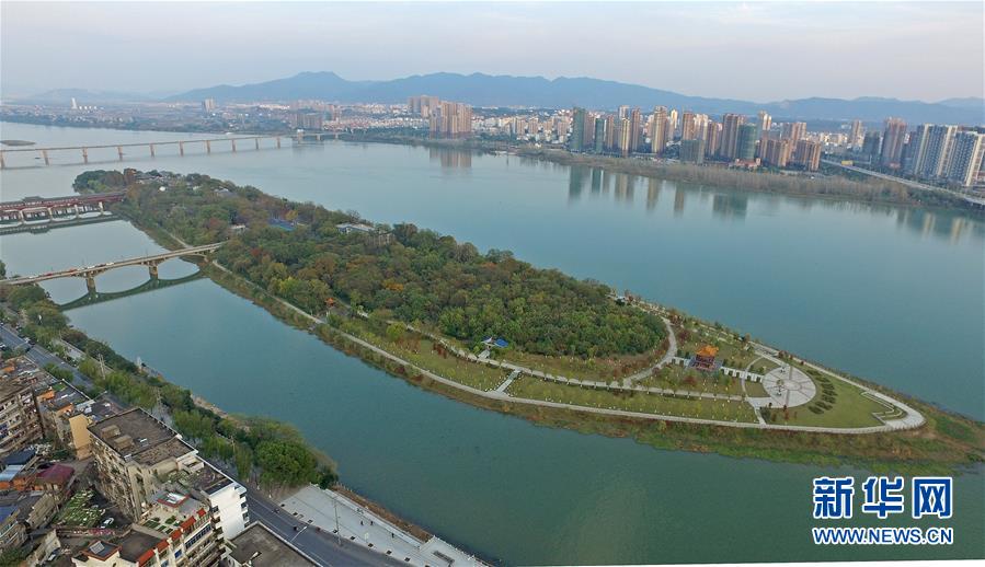 (慶祝改革開(kāi)放40周年基層行·學(xué)校篇·圖文互動(dòng))(11)白鷺洲中學(xué)40年:書(shū)院教育的時(shí)代探索