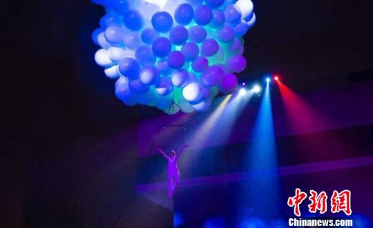 圖為燈光節(jié)現(xiàn)場(chǎng)。寧波文化廣場(chǎng)供圖