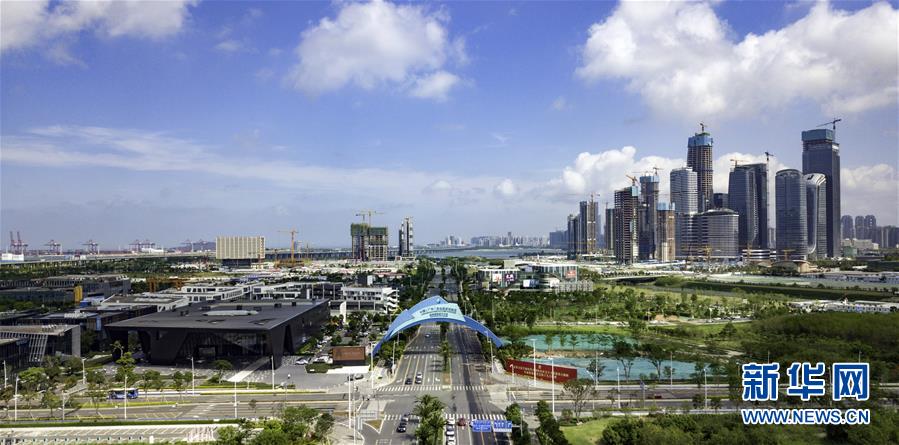 (新華全媒頭條·圖文互動)(1)高舉新時代改革開放旗幟——以習(xí)近平同志為核心的黨中央引領(lǐng)改革開放紀(jì)實