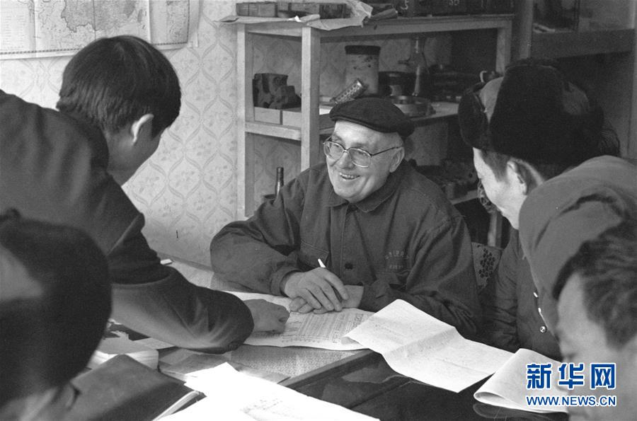 （圖文互動）（2）為發(fā)展和進(jìn)步，與中國攜手同行&mdash;&mdash;中國改革友誼獎?wù)芦@得者群像 