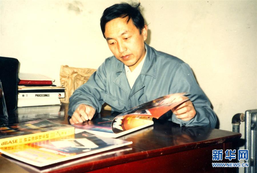 (改革先鋒風采·圖文互動)(3)“像勇士一樣往前沖”——記“科技產(chǎn)業(yè)化的先行者”柳傳志