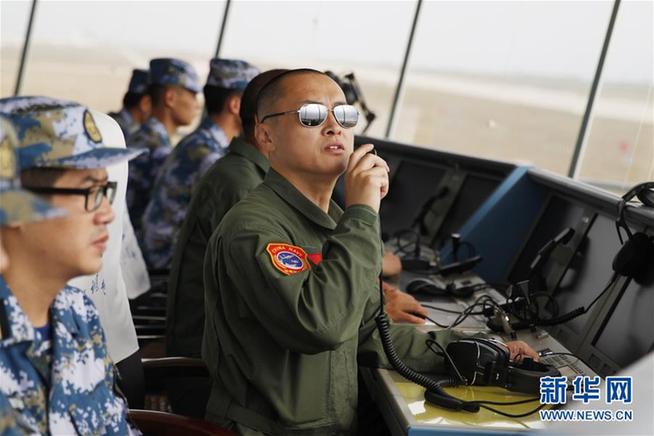 (改革先鋒風(fēng)采·圖文互動(dòng))(1)戴明盟:航母戰(zhàn)斗機(jī)英雄試飛員
