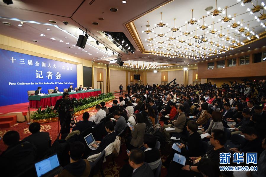 （兩會(huì)）（4）國家發(fā)改委主任何立峰等就&ldquo;創(chuàng)新和完善宏觀調(diào)控，推動(dòng)高質(zhì)量發(fā)展&rdquo;答記者問