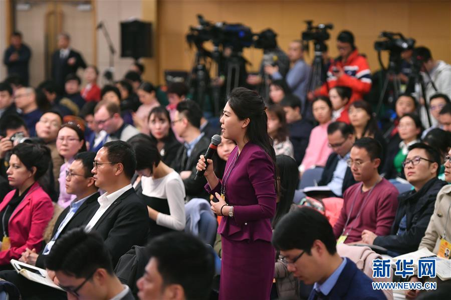 （兩會）（5）國務(wù)院扶貧辦主任劉永富就&ldquo;打好精準(zhǔn)脫貧攻堅戰(zhàn)&rdquo;答記者問