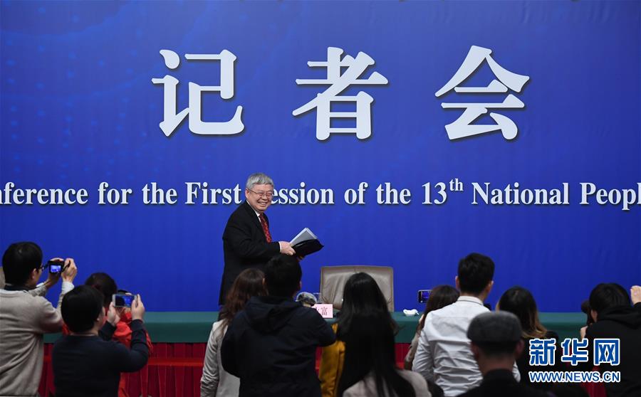 (兩會(huì))(6)國(guó)務(wù)院扶貧辦主任劉永富就“打好精準(zhǔn)脫貧攻堅(jiān)戰(zhàn)”答記者問(wèn)