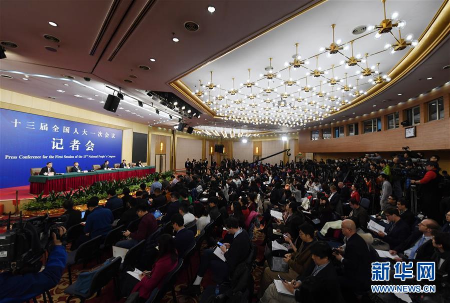 （兩會）（1）財(cái)政部部長肖捷等就&ldquo;財(cái)稅改革和財(cái)政工作&rdquo;答記者問
