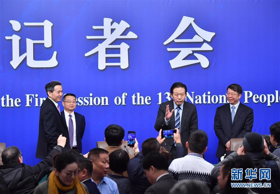 （兩會(huì)&middot;XHDW）（3）財(cái)政部部長(zhǎng)肖捷等就&ldquo;財(cái)稅改革和財(cái)政工作&rdquo;答記者問