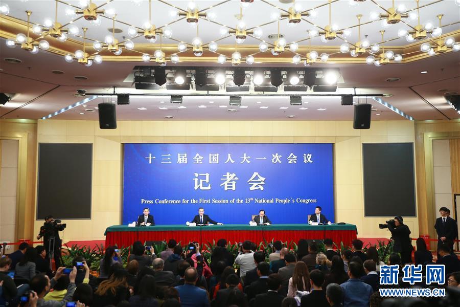 （兩會&middot;新華視界）（2）外交部部長王毅就&ldquo;中國的外交政策和對外關(guān)系&rdquo;答記者問