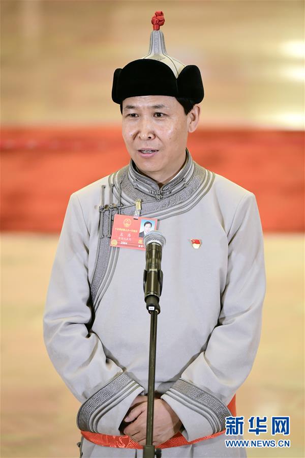 （兩會(huì)&middot;XHDW）（3）全國人大代表接受采訪