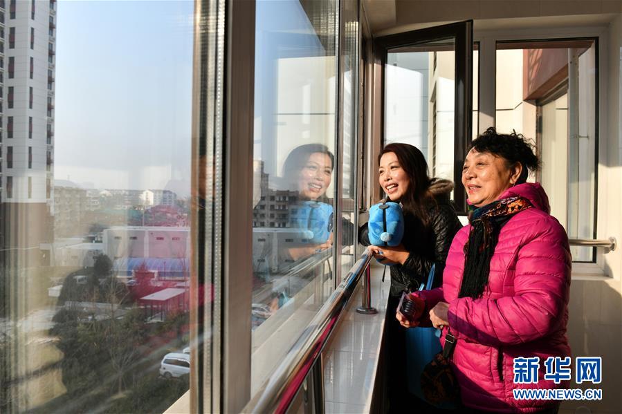 （新華全媒頭條&middot;圖文互動）（10）風(fēng)正一帆懸&mdash;&mdash;以習(xí)近平同志為核心的黨中央治國理政一年間