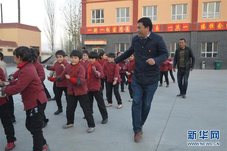 (改革先鋒風(fēng)采·圖文互動(dòng))(2)庫(kù)爾班·尼亞孜:民族團(tuán)結(jié)進(jìn)步的踐行者