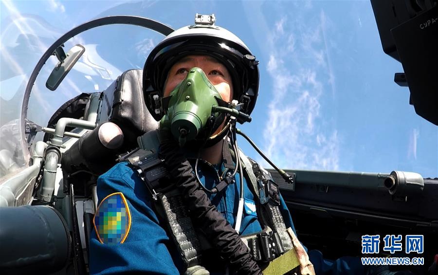 （新華全媒頭條&middot;圖文互動）（6）戰(zhàn)鷹，為祖國奮飛&mdash;&mdash;記空軍航空兵某旅旅長、特級飛行員郝井文
