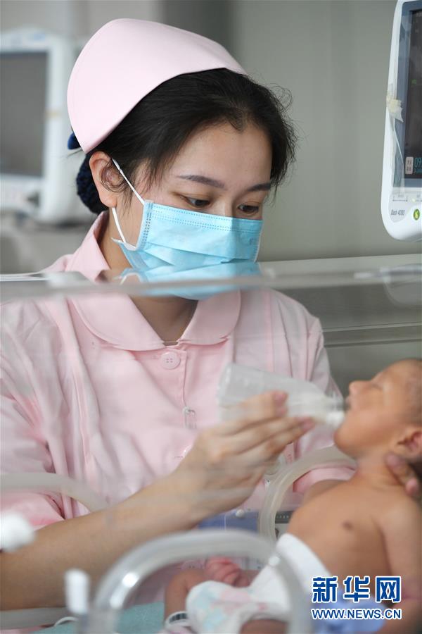 (圖文互動(dòng))(10)平靜而充滿(mǎn)力量——“中國(guó)網(wǎng)事·感動(dòng)2018”年度網(wǎng)絡(luò)人物群像