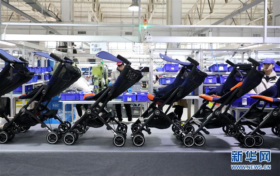 (在習(xí)近平新時(shí)代中國特色社會(huì)主義思想指引下·將改革開放進(jìn)行到底·強(qiáng)國之基)(新華全媒頭條·圖文互動(dòng))(2)奮斗不停步 改革再出發(fā)——“四個(gè)自信”筑牢強(qiáng)國之基