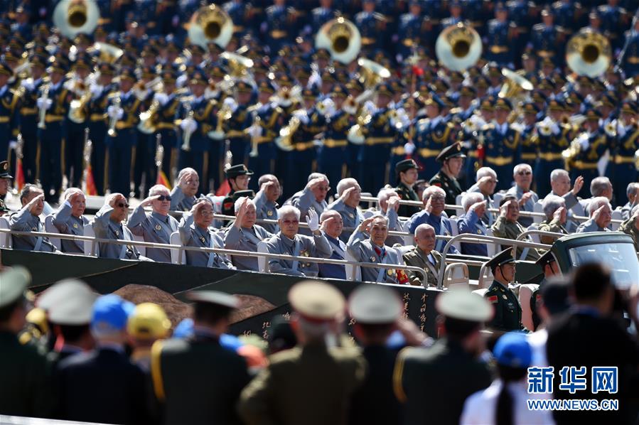 （新華全媒頭條&middot;強軍思想引領(lǐng)新征程&middot;圖文互動）（2）那一刻，我們光榮接受檢閱