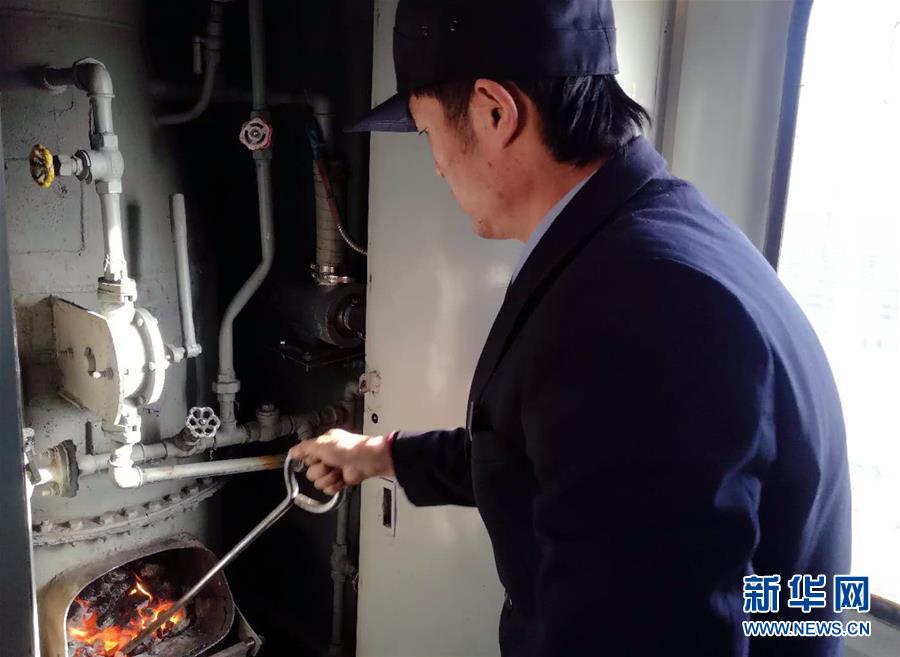 （新春走基層&middot;圖文互動）（3）變的是時間，不變的是溫情&mdash;&mdash;開往小興安嶺深處的幸福&ldquo;慢火車&rdquo;