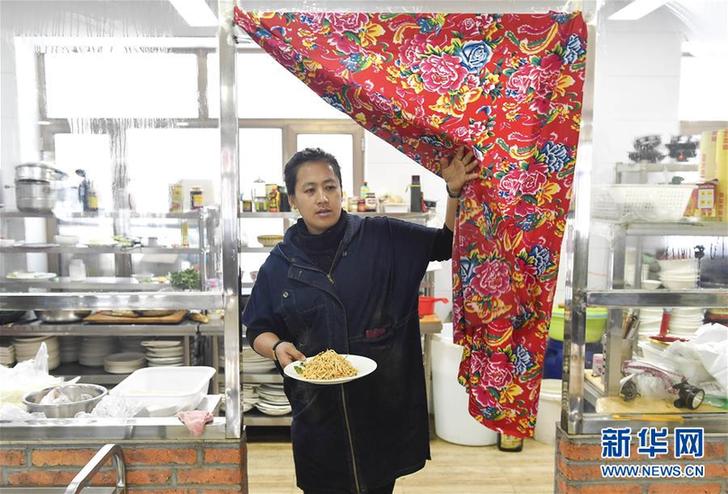 （在習(xí)近平新時代中國特色社會主義思想指引下&mdash;&mdash;新時代新作為新篇章&middot;圖文互動）（5）三年，從無名小屯到聲名遠播&mdash;&mdash;這個&ldquo;雪鄉(xiāng)&rdquo;是如何做到的？