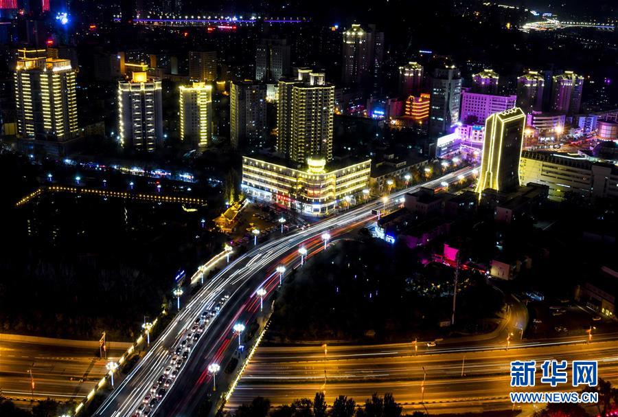 (兩會(huì)前夕看落實(shí)·圖文互動(dòng))(1)牢記囑托增進(jìn)民族團(tuán)結(jié) 凝心聚力建設(shè)美麗新疆——新疆落實(shí)習(xí)近平總書記全國兩會(huì)重要講話精神紀(jì)實(shí)