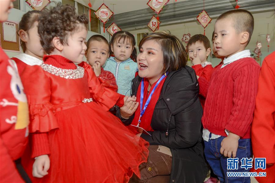 (兩會(huì)前夕看落實(shí)·圖文互動(dòng))(5)牢記囑托增進(jìn)民族團(tuán)結(jié) 凝心聚力建設(shè)美麗新疆——新疆落實(shí)習(xí)近平總書記全國兩會(huì)重要講話精神紀(jì)實(shí)