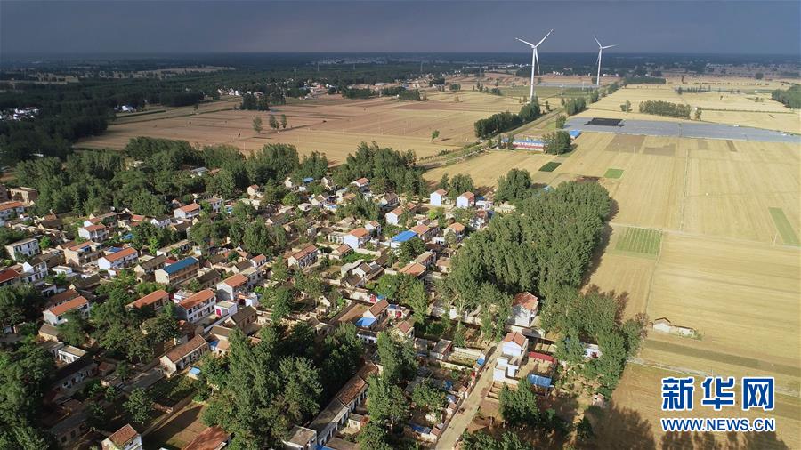 （新華全媒頭條&middot;迎接兩會特別報道&middot;圖文互動）（8）奮進，向著第一個百年奮斗目標&mdash;&mdash;寫在2019年全國兩會召開之際