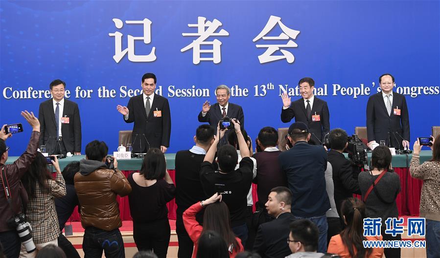 (兩會(huì)·XHDW)(1)全國(guó)人大相關(guān)負(fù)責(zé)人就“人大立法工作”答記者問(wèn)