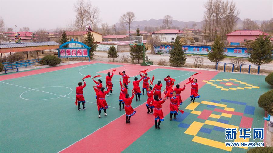 （壯麗70年&middot;奮斗新時代&middot;圖文互動）（3）情同一家，守望相助，共奔小康&mdash;&mdash;內(nèi)蒙古興安盟巴彥敖包嘎查民族團結(jié)見聞