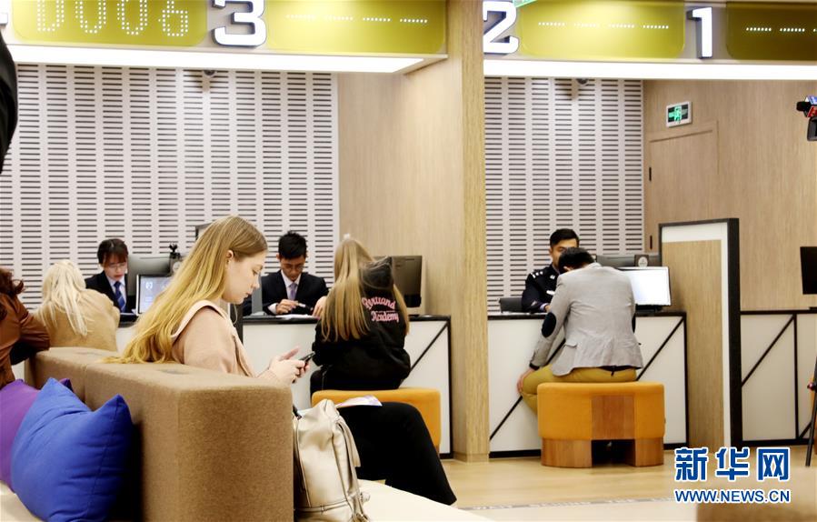 (壯麗70年 奮斗新時代——推動高質(zhì)量發(fā)展調(diào)研行·圖文互動)(1)這個“456”不簡單——內(nèi)外聯(lián)動開放釋放“上海磁力”