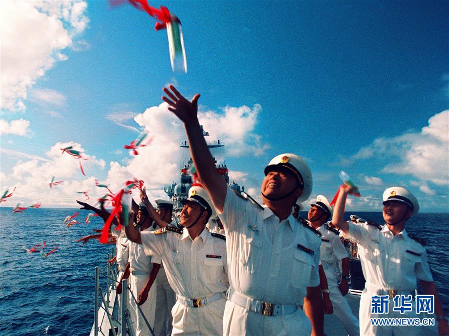 （新華全媒頭條&middot;人民海軍70年&middot;圖文互動(dòng)）（1）向海圖強(qiáng)春潮涌&mdash;&mdash;黨中央、中央軍委和習(xí)主席關(guān)心人民海軍建設(shè)發(fā)展紀(jì)實(shí)
