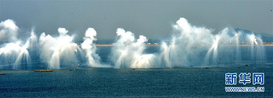 （新華全媒頭條&middot;人民海軍70年&middot;圖文互動(dòng)）（10）向海圖強(qiáng)春潮涌&mdash;&mdash;黨中央、中央軍委和習(xí)主席關(guān)心人民海軍建設(shè)發(fā)展紀(jì)實(shí)