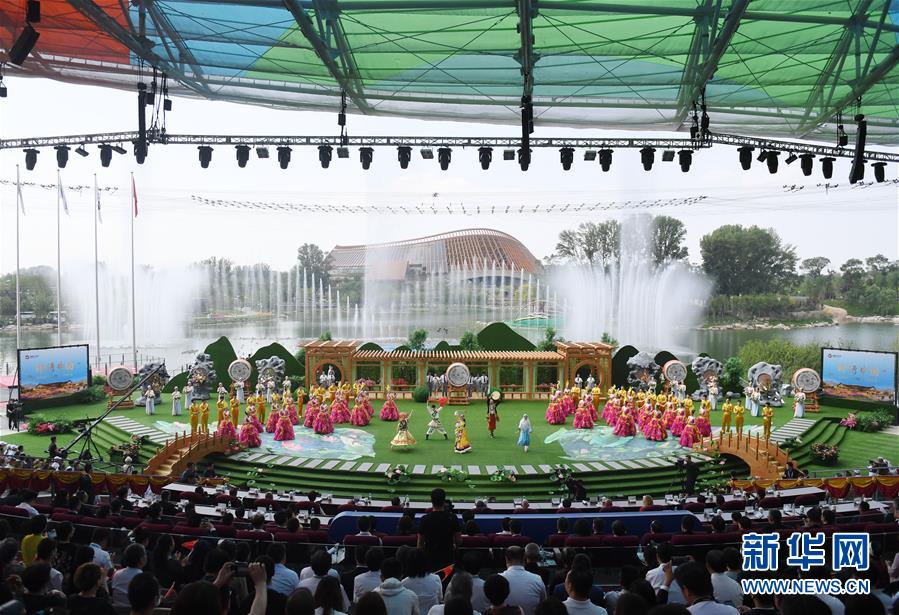 (在習(xí)近平新時(shí)代中國特色社會(huì)主義思想指引下——新時(shí)代新作為新篇章·圖文互動(dòng))(1)從世園會(huì)“看”中國綠色發(fā)展之路——寫在北京世園會(huì)“中國國家館日”到來之際