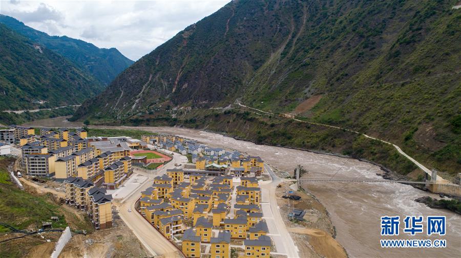 （直過民族脫貧攻堅&middot;圖文互動）（1）下山！傈僳群眾開啟新生活