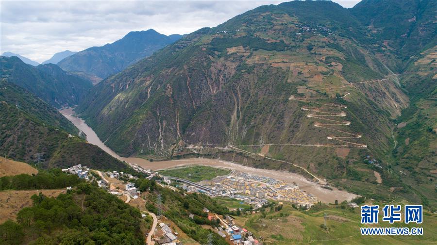 （直過民族脫貧攻堅&middot;圖文互動）（3）下山！傈僳群眾開啟新生活