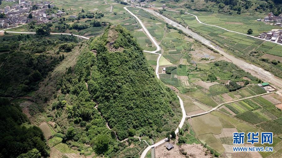 （壯麗70年&middot;奮斗新時代&mdash;&mdash;記者再走長征路&middot;圖文互動）（1）永恒祭奠：他們，倒在了第二道封鎖線上