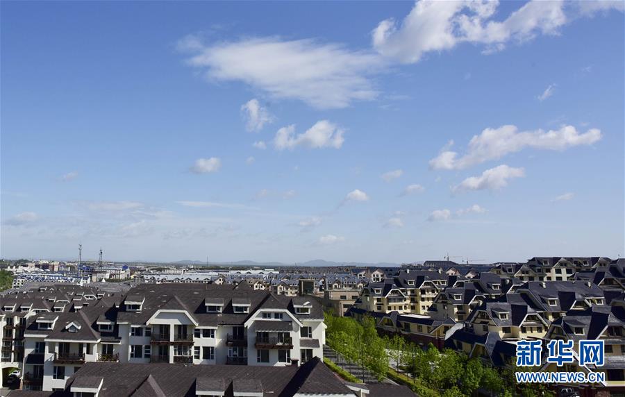 （在習(xí)近平新時代中國特色社會主義思想指引下&mdash;&mdash;新時代新作為新篇章&middot;圖文互動）（1）在這里，遇見&ldquo;詩和遠(yuǎn)方&rdquo;&mdash;&mdash;長白山下&ldquo;第一鎮(zhèn)&rdquo;的全域旅游實踐