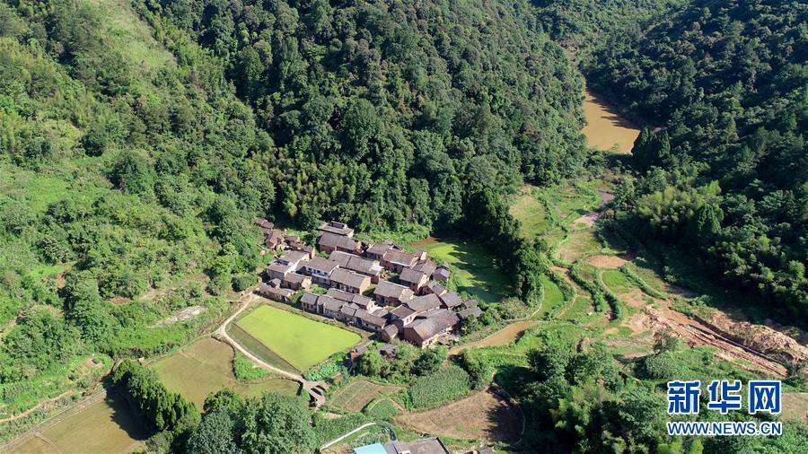 (壯麗70年·奮斗新時(shí)代——記者再走長(zhǎng)征路·圖文互動(dòng))(6)老百姓舍生忘死救紅軍