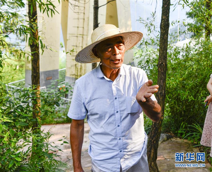 (鄉(xiāng)村振興·圖文互動(dòng))(1)“我要和鄉(xiāng)親們一起奔出路”