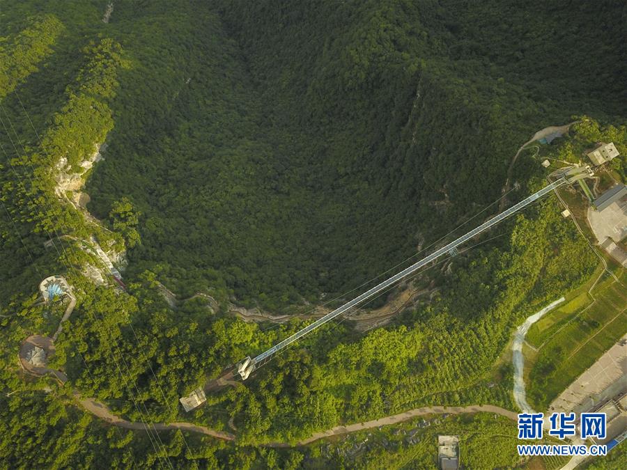 (鄉(xiāng)村振興·圖文互動(dòng))(3)“我要和鄉(xiāng)親們一起奔出路”