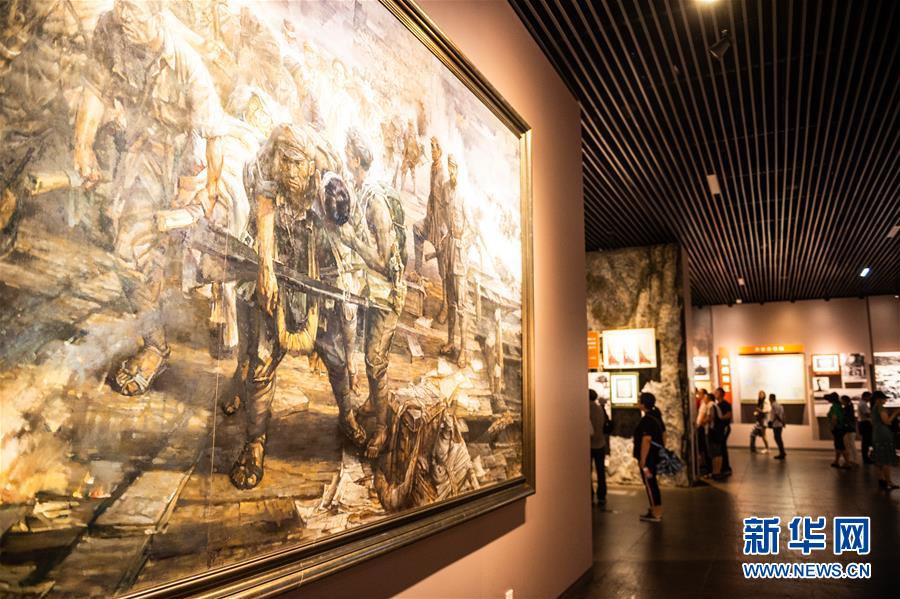 (壯麗70年·奮斗新時(shí)代——記者再走長(zhǎng)征路·圖文互動(dòng))(5)歷史在這里轉(zhuǎn)折:探訪遵義會(huì)議會(huì)址