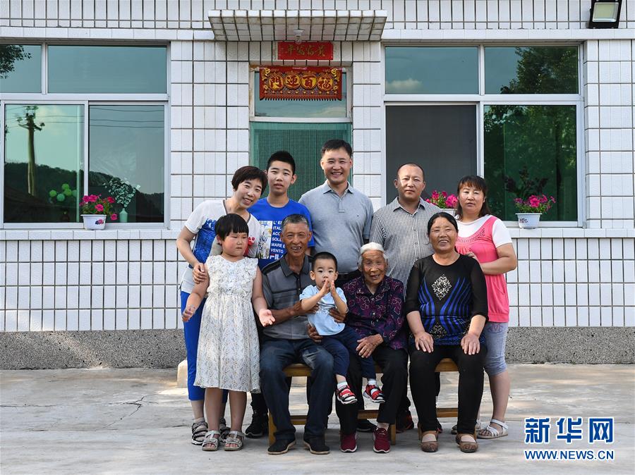 (新華全媒頭條·圖文互動(dòng))(4)心系北疆 情滿草原——習(xí)近平總書(shū)記考察內(nèi)蒙古回訪記