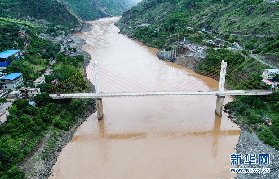 （新華全媒頭條&middot;壯麗70年&middot;奮斗新時代&mdash;&mdash;記者再走長征路&middot;圖文互動）（3）前進(jìn)，向著光明的方向&mdash;&mdash;尋訪金沙江畔紅色印記