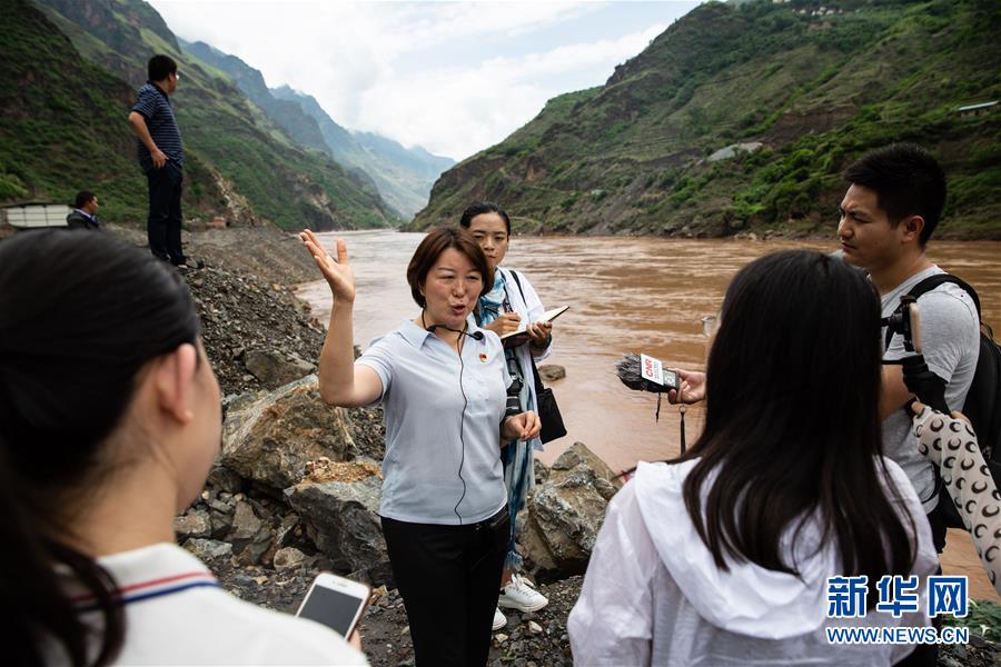 （新華全媒頭條&middot;壯麗70年&middot;奮斗新時代&mdash;&mdash;記者再走長征路&middot;圖文互動）（6）前進(jìn)，向著光明的方向&mdash;&mdash;尋訪金沙江畔紅色印記