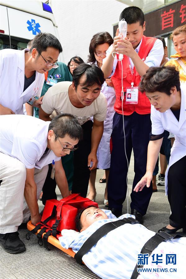 （新華全媒頭條&middot;圖文互動(dòng)）（10）有一絲希望，就盡百倍努力&mdash;&mdash;貴州水城&ldquo;7&middot;23&rdquo;特大山體滑坡72小時(shí)救援紀(jì)實(shí)