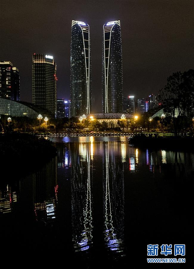 (壯麗70年·奮斗新時(shí)代——共和國(guó)發(fā)展成就巡禮·圖文互動(dòng))(15)治蜀往事激越 興川今朝豪邁——新中國(guó)成立70年四川發(fā)展巡禮