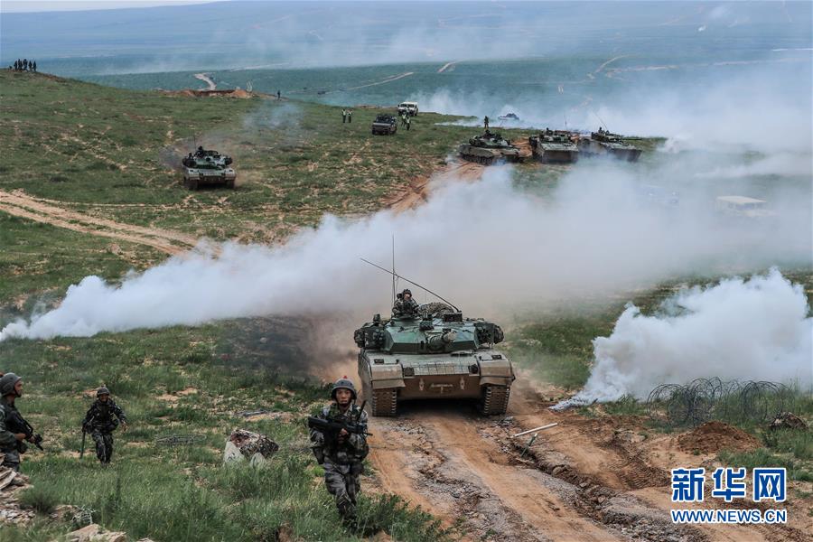 (新華全媒頭條·圖文互動(dòng))(10)我們是一支不可戰(zhàn)勝的力量——獻(xiàn)給中國人民解放軍建軍92周年