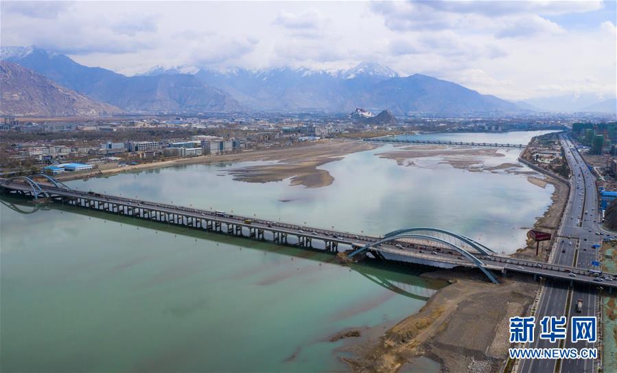 (壯麗70年·奮斗新時代——共和國發(fā)展成就巡禮·圖文互動)(6)人間奇跡在高原——新中國成立70年西藏發(fā)展成就紀(jì)實