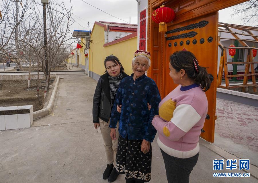 (壯麗70年·奮斗新時(shí)代——共和國(guó)發(fā)展成就巡禮·圖文互動(dòng))(2)旭日映天山 邊疆展新顏——新中國(guó)成立70年新疆改革發(fā)展巡禮