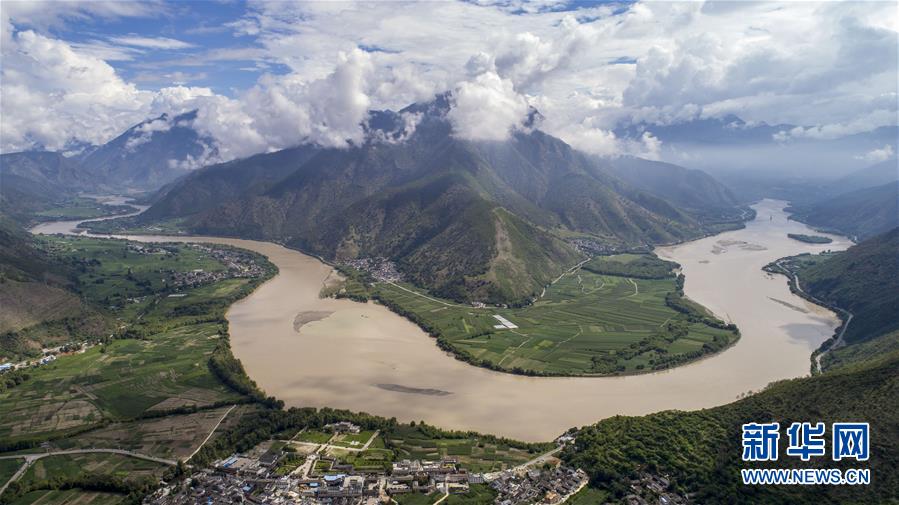 (新華全媒頭條·壯麗70年·奮斗新時(shí)代——記者再走長征路·圖文互動(dòng))(4)紅色的山河 綠色的家園——川滇紅軍長征沿線見聞